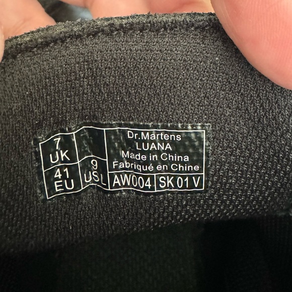 Dr. Martens black 1460 leather boots with satin laces. Size 9. Used a few times - Picture 2 of 5